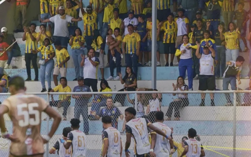 auto 65703 astillero utv1770458202