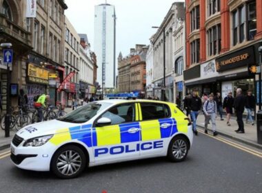 auto policia britanike angleze londer emigrante shqiptare 1024x5381642320350 1