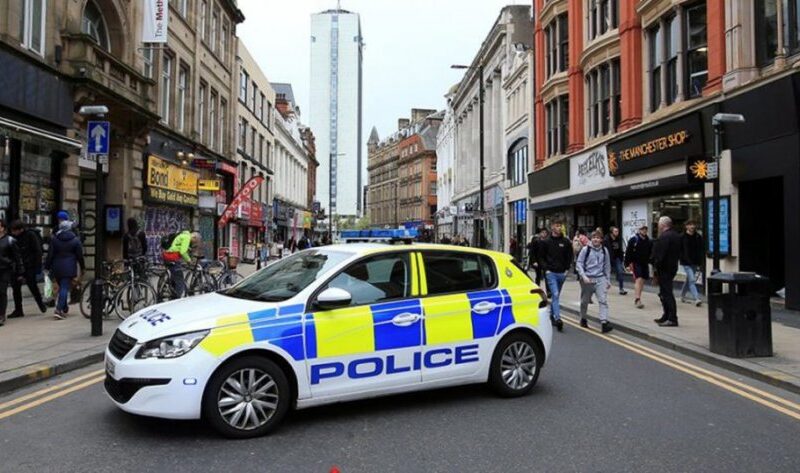 auto policia britanike angleze londer emigrante shqiptare 1024x5381642320350 1