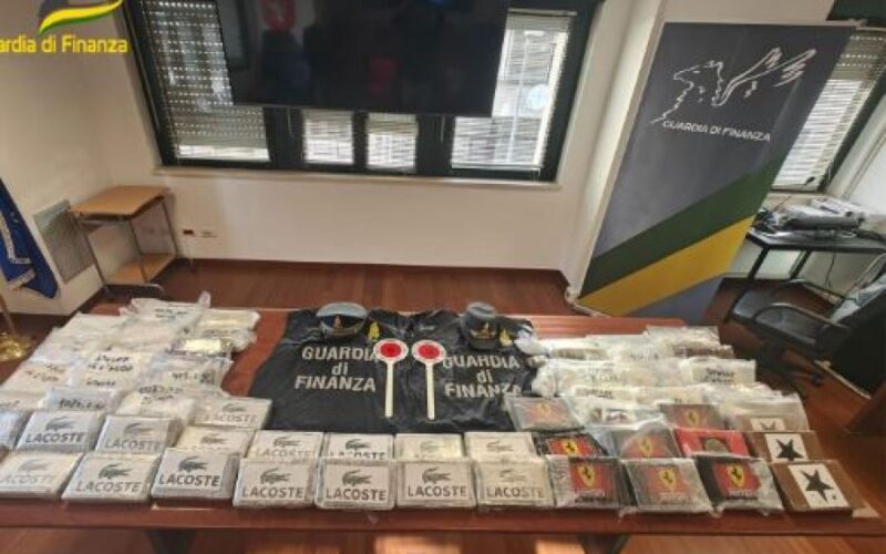 auto kokaina guardia di finanza1772709653