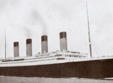 auto 2172206d titanic 749x4501775059465 1