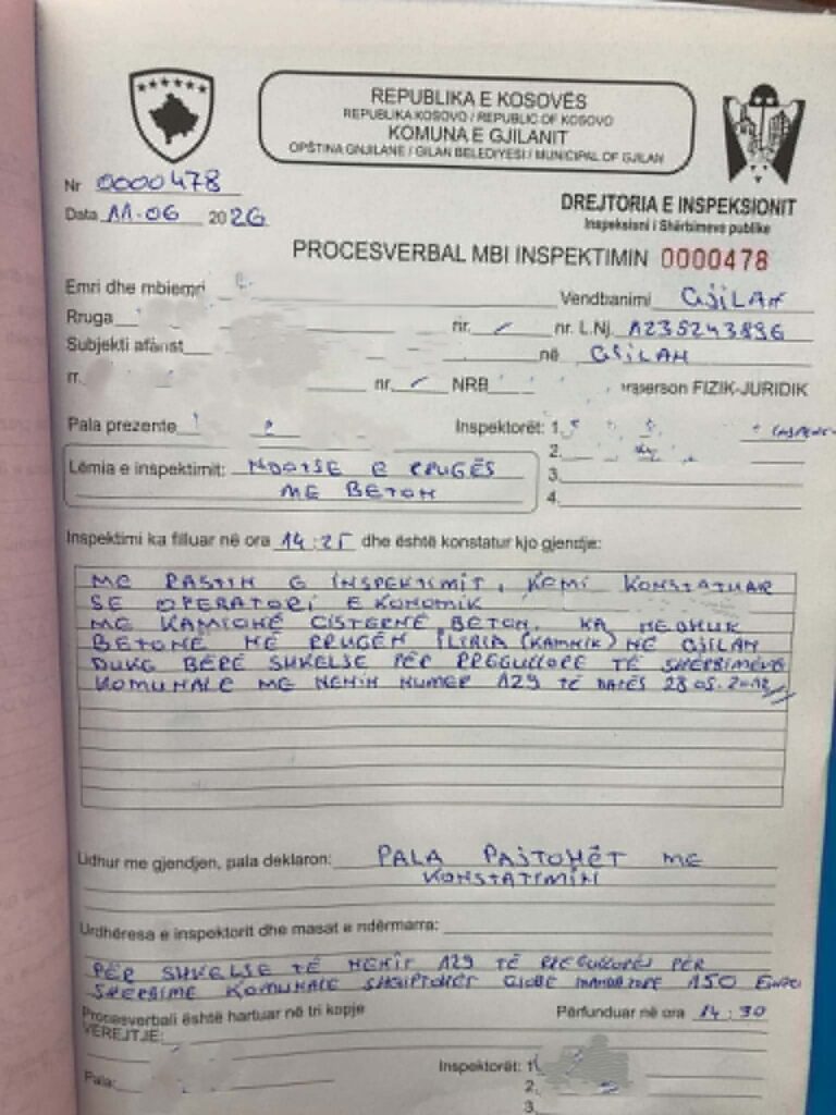 Inspektorët shqiptojnë gjoba për kompanitë, kamionët e së cilave ndotën rrugët me beton 6 gjoba 1