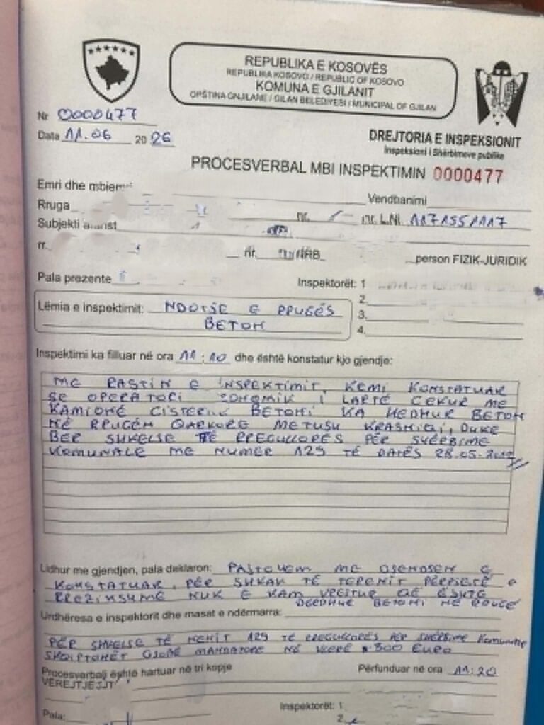 Inspektorët shqiptojnë gjoba për kompanitë, kamionët e së cilave ndotën rrugët me beton 7 gjoba2