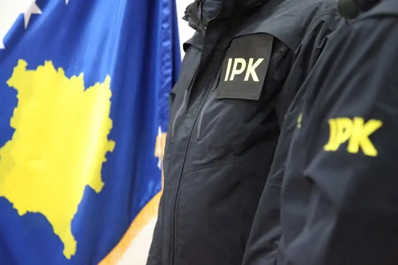 Suspendohen njëmbëdhjetë zyrtarë policorë